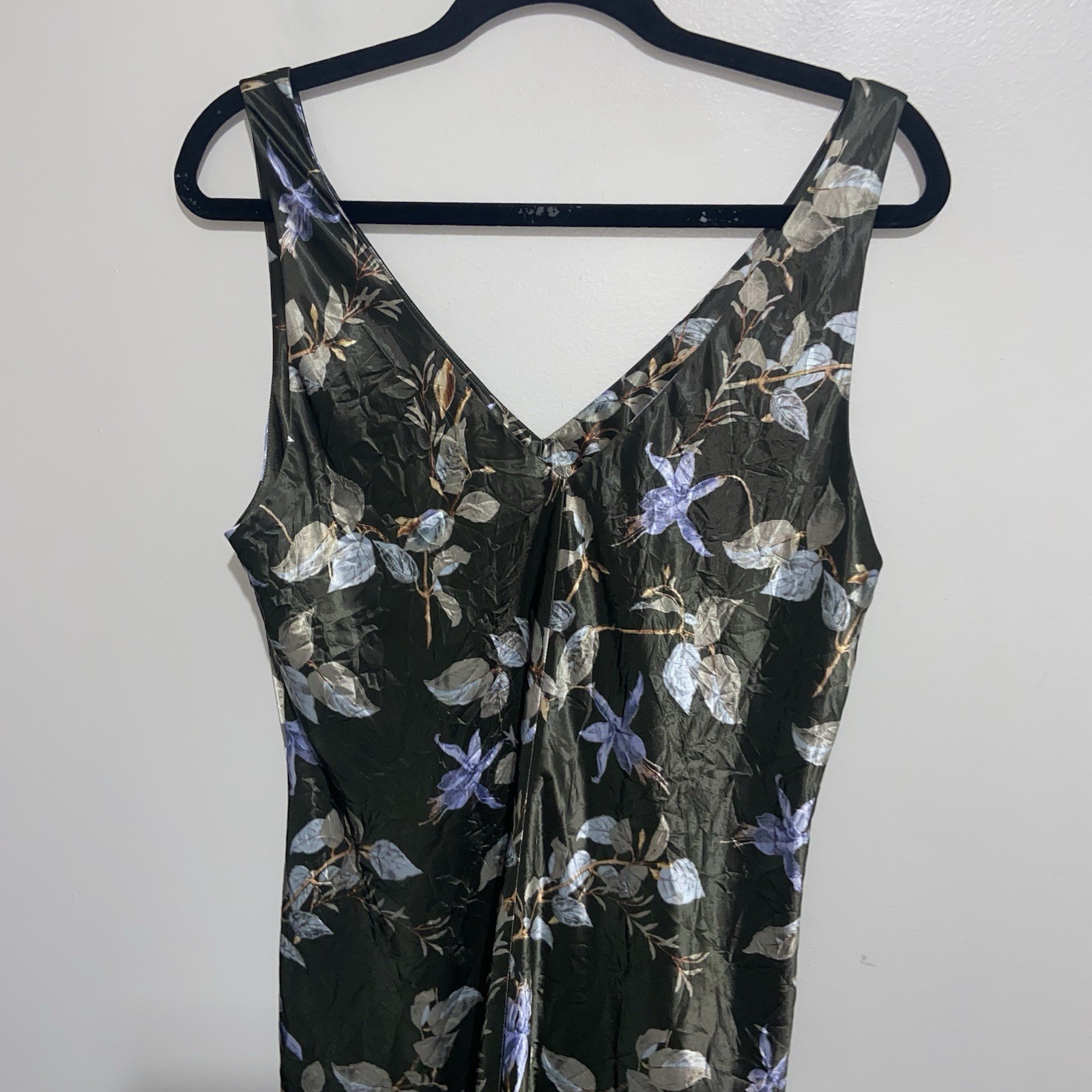 NWT $445 Vince Dress Large Bellflower V-Neck Slip Crinkle Satin Garden Floral