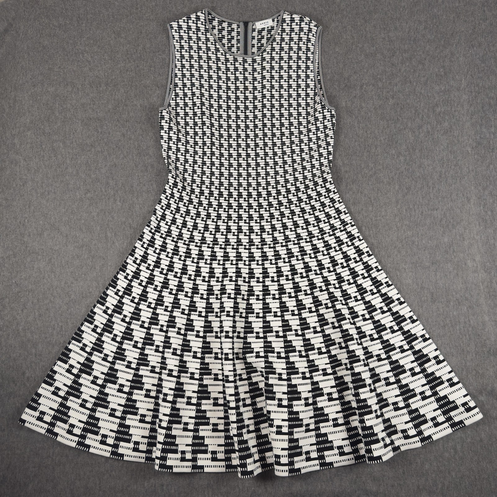 Akris Punto Dress Womens 12 Black White Geometric Knit Sleeveless Fit Flare