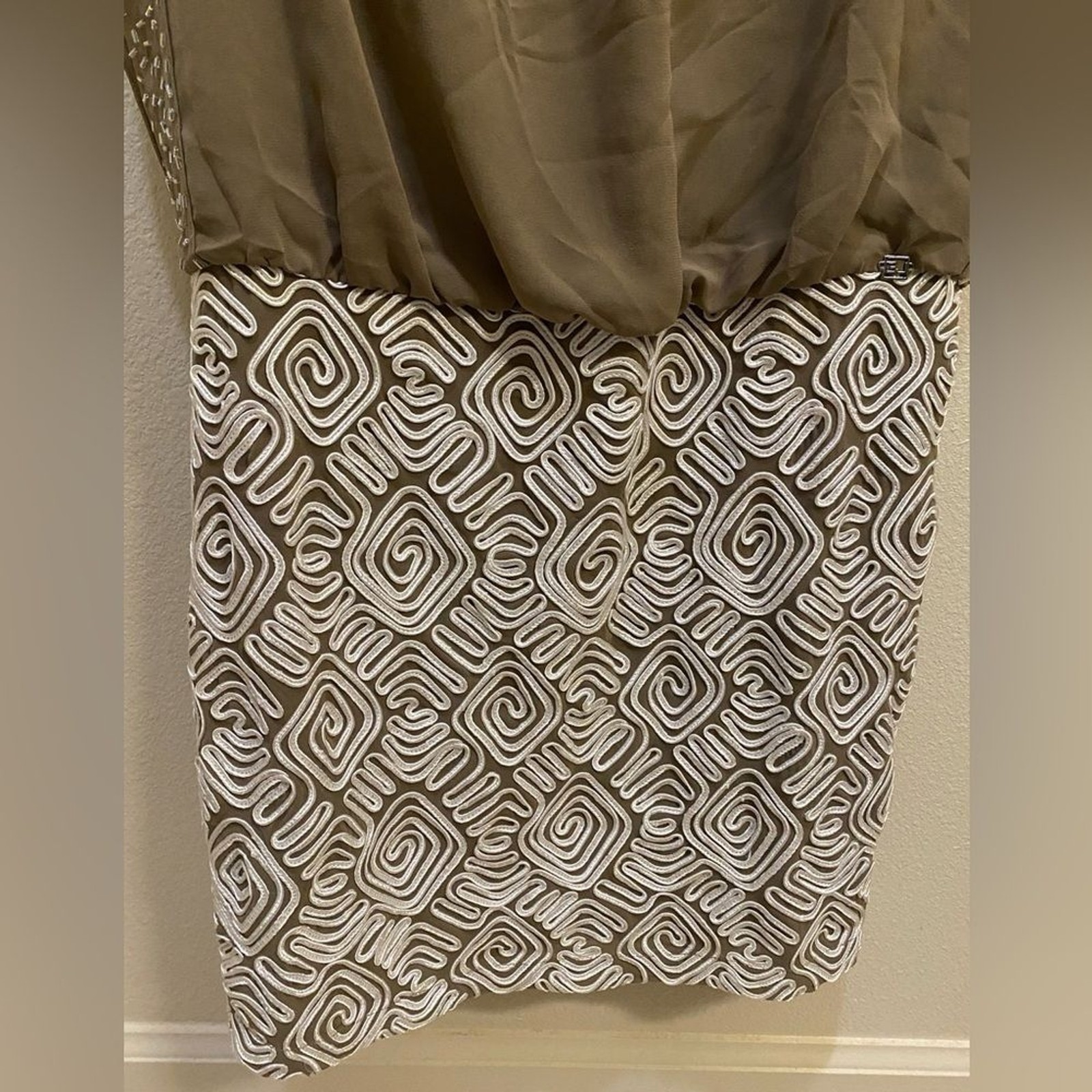 Giorgia & Johns Embroidered Pencil Tight Sleeveless Dress Women’s Sz Large