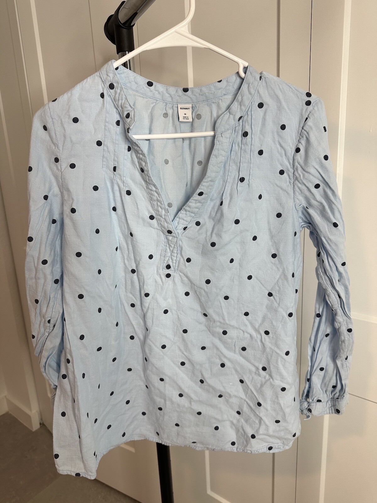 set of 5 pieces,blouses, dresses, multi-brand, multi-colored. size M. (C79)