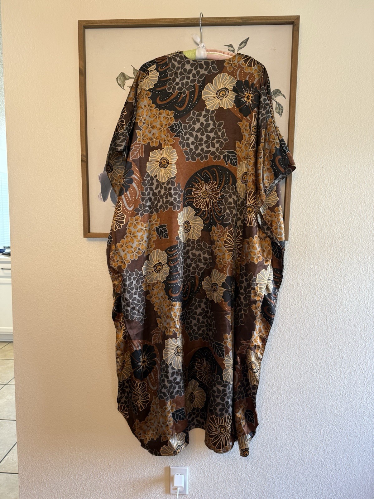 Santé Classics One Size Brown Beige Gold Floral Beaded V-Neck Long Kaftan Dress