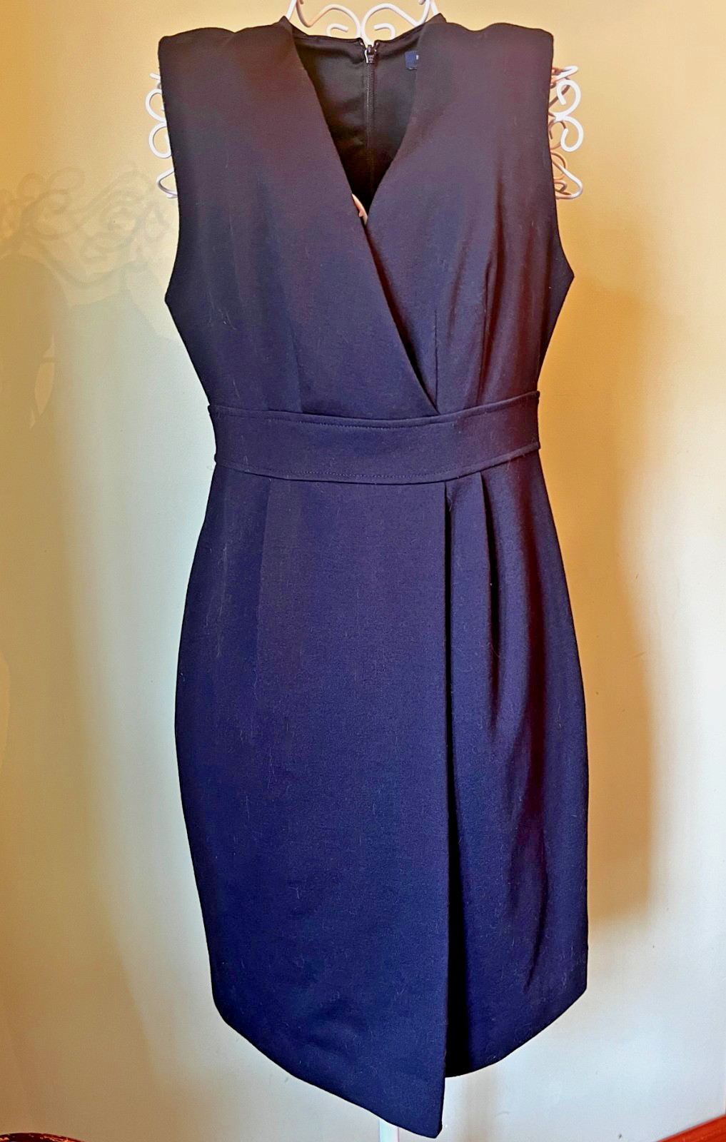 Banana Republic Cross-Over V-Neck Sleeveless Stretch Knit Black Dress Size 4