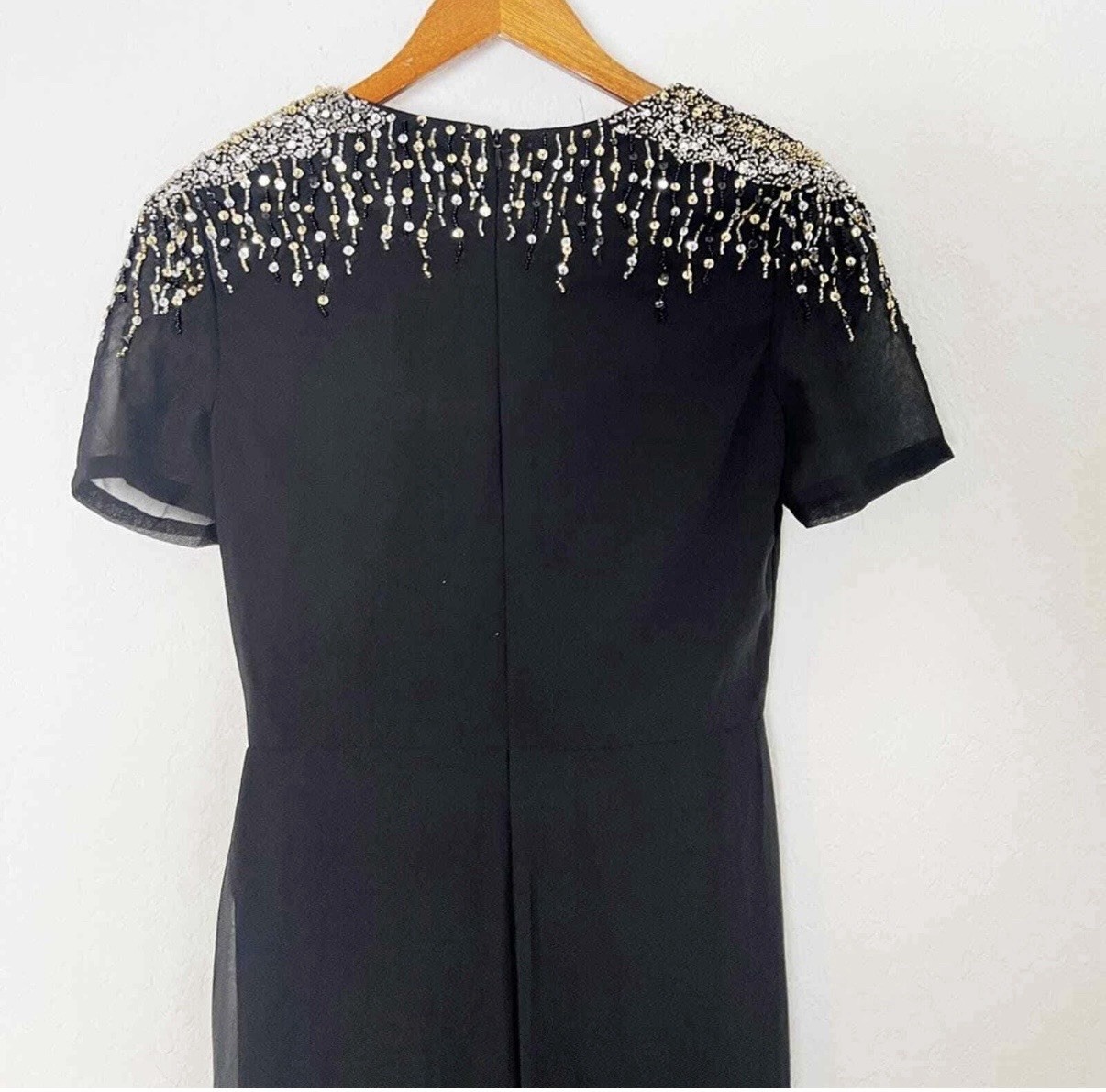 Mac Duggal Black Chiffon Beaded Shoulder Ruched V-Neck Maxi Dress Slit Size 4