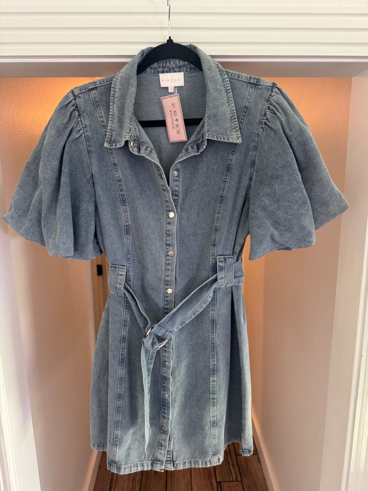 Entra blue jean dress with puff sleevesize Large. Brand new still has tags
