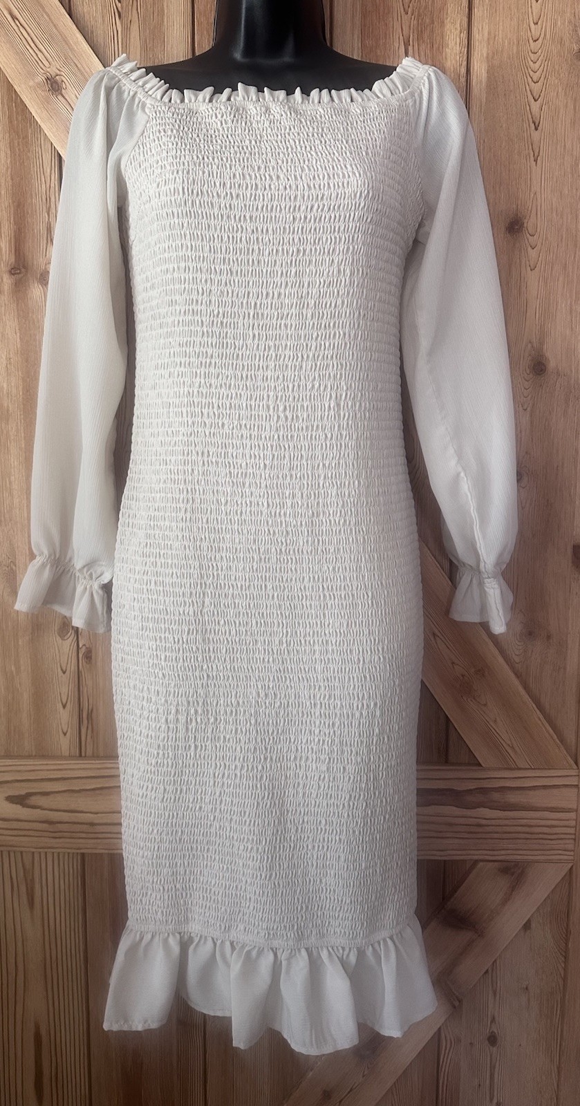 BALTIC BORN Beige Smocked Pucker Dress Size Medium Boho Cottage Core EUC!
