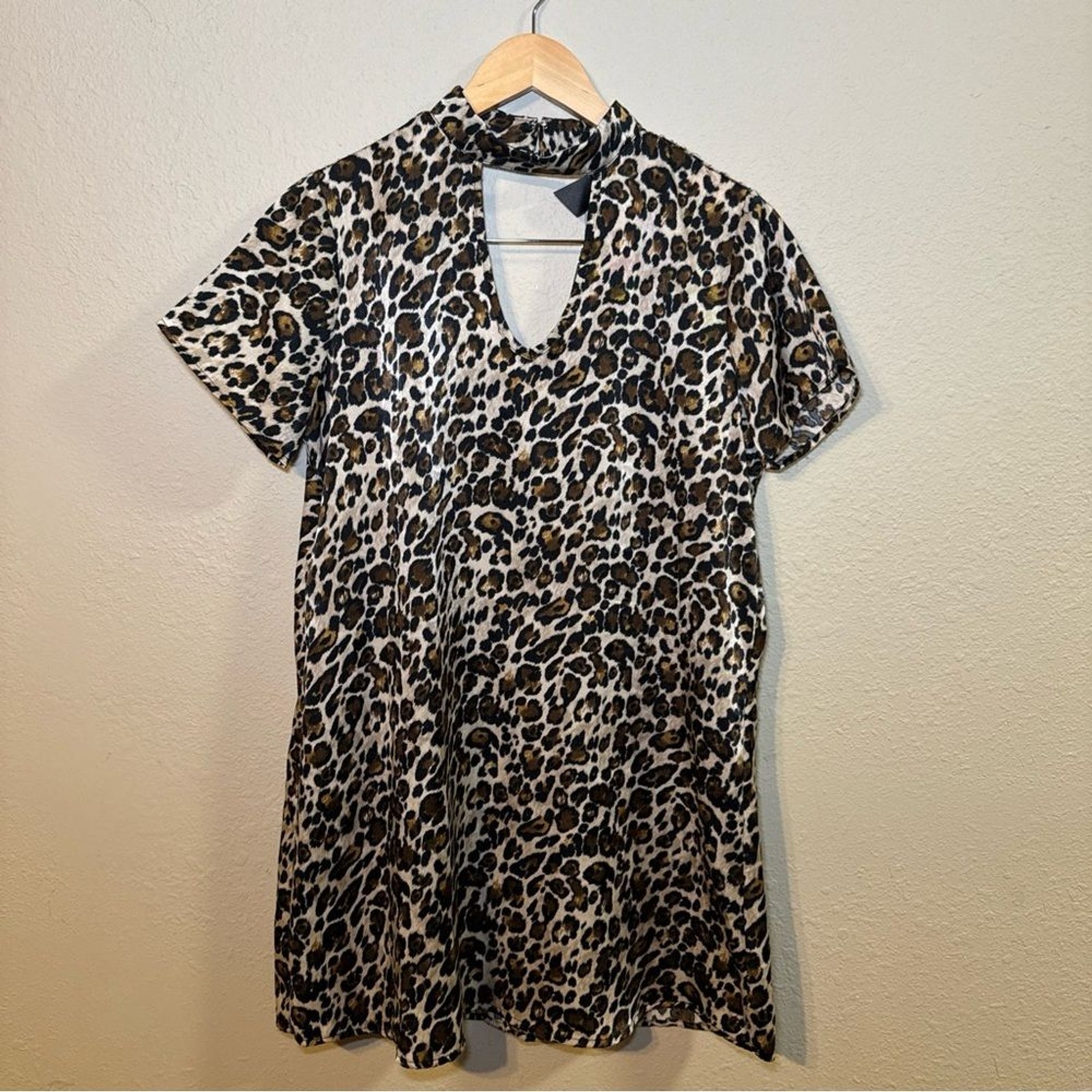 Trixxi Women’s Leopard Print Choker Neck Size Small Dress – NWT – Spring Dress