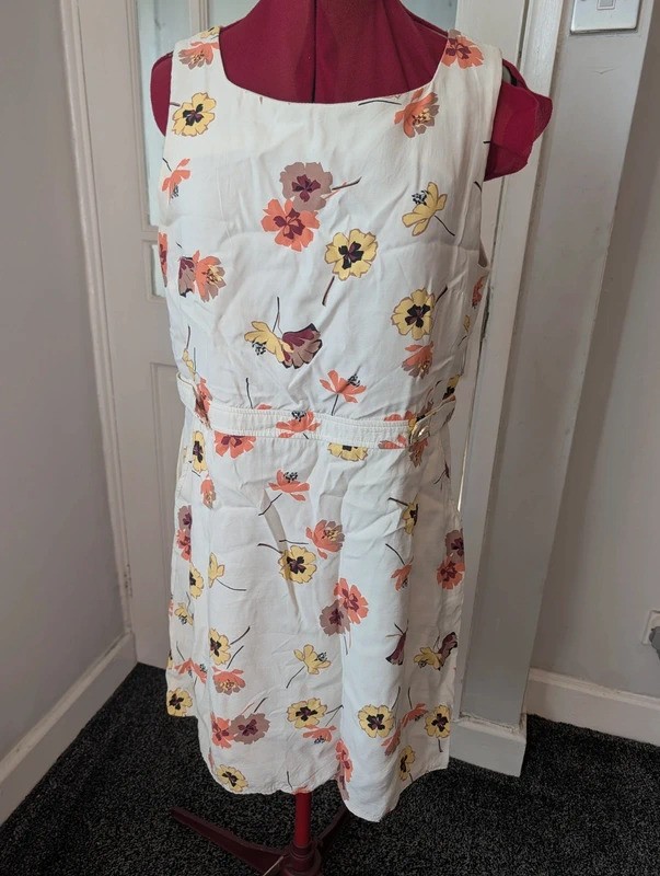 Dorothy Perkins Floral Shift Dress – Size 16