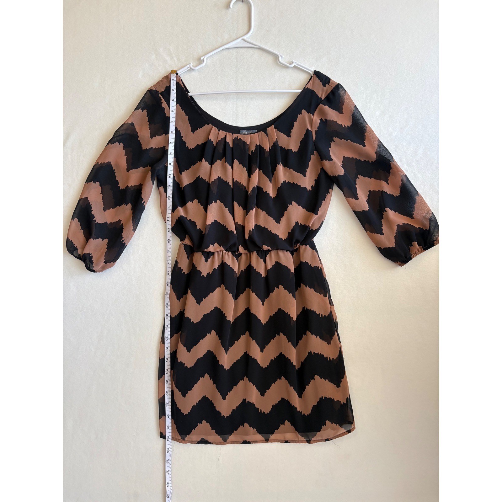 Lily Rose Chevron Print Mini Dress Black Tan 3/4 Sleeve Elastic Waist Medium