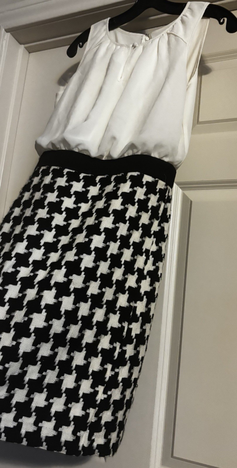 Loft Vintage Old Money Quiet Luxury Houndstooth Coastal Preppy Mixed Media 2