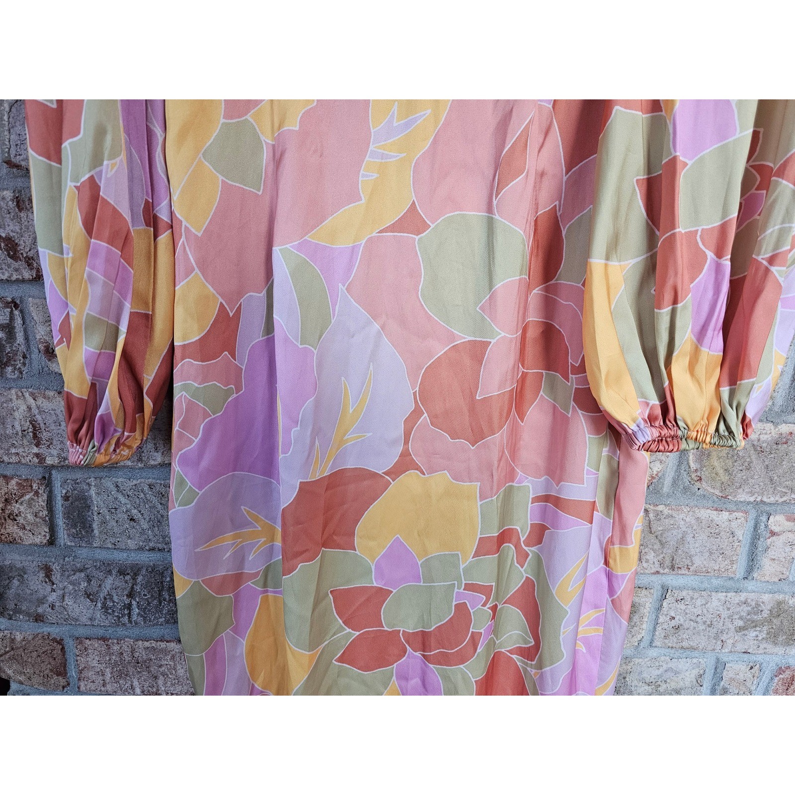 RNWY Sage Mindy Rapture Dress Multi Floral Print V Neck Button Front Medium new
