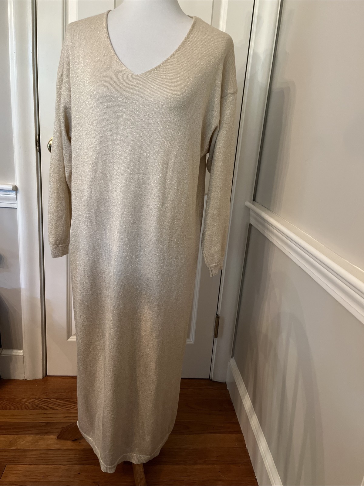 NWT ALCHEMIA TRICOT Beige/Gold Long Sleeve V-Neck Knit Dress Medium