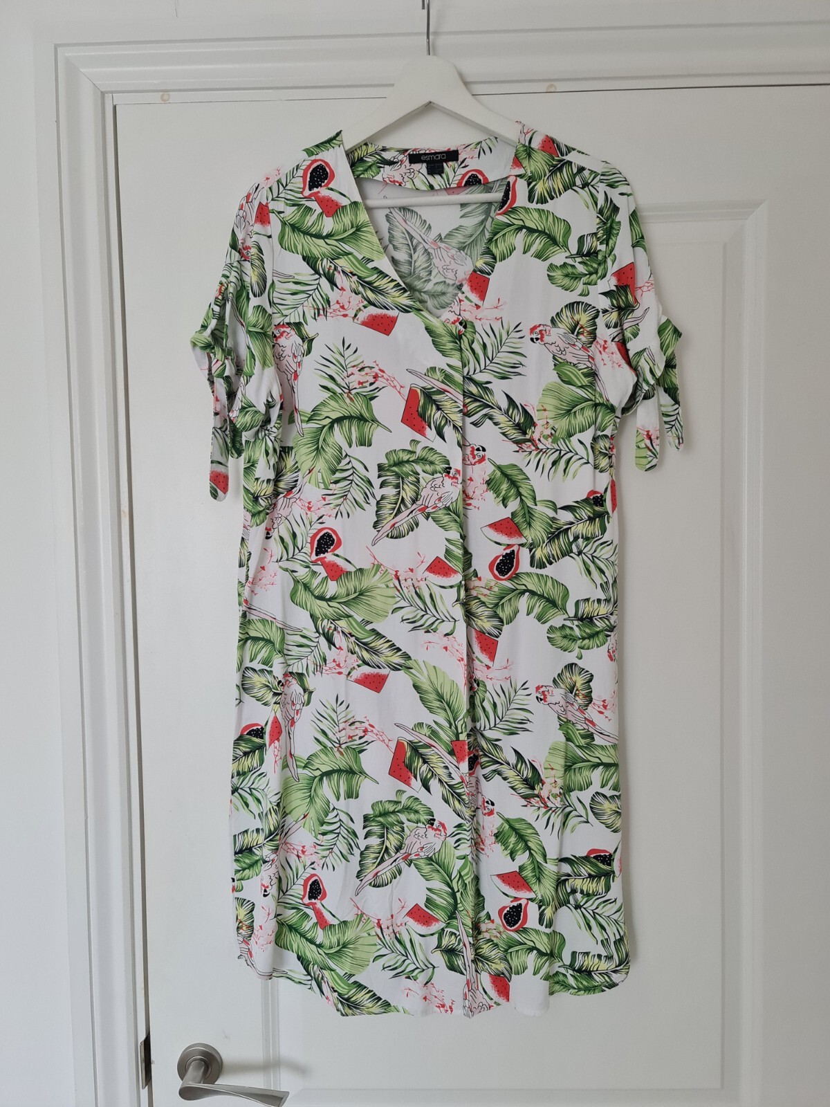 Woman’s tropical print casual summer,holiday ,cold shoulder dress size 10-12.