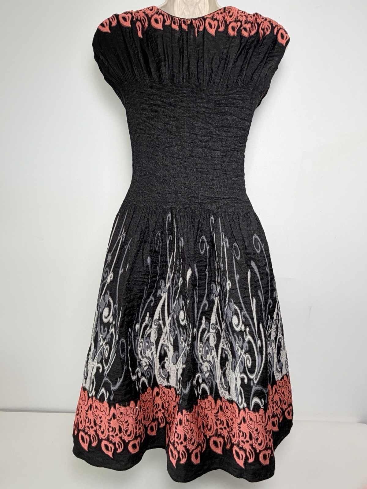 MAX EDITION Jacquard Smocked Top Fit-and-Flare dress Black /Coral Size S/M