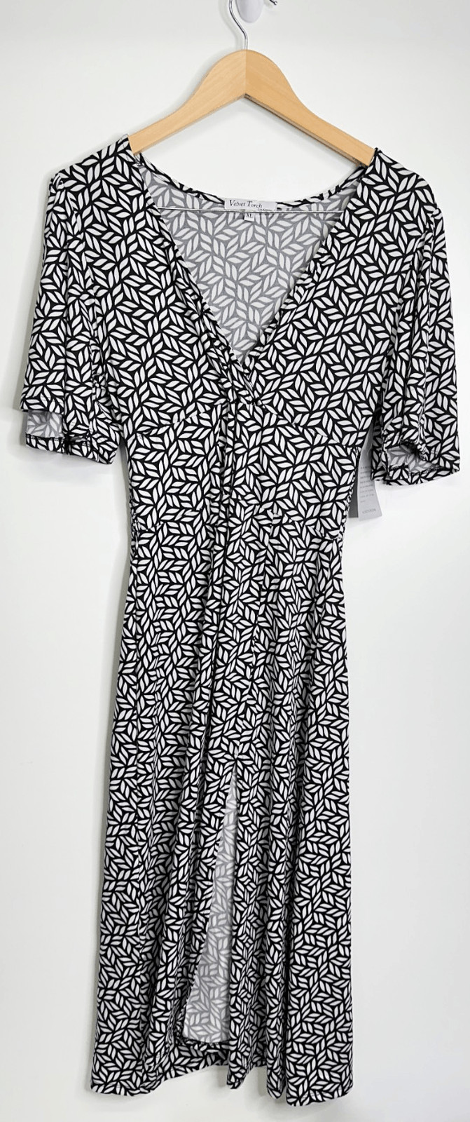 Velvet Torch Los Angeles Dress Womens Midi V Neck Front Slit Black/White XL