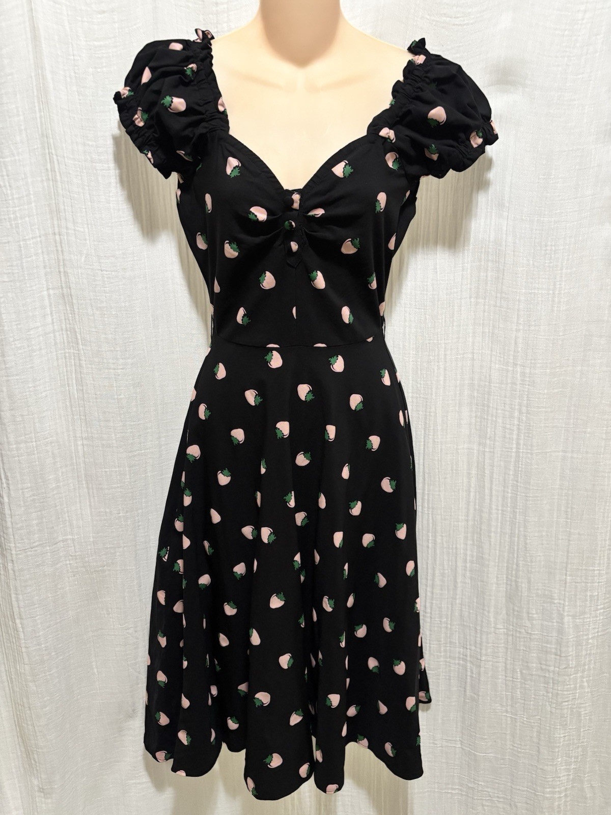 Unique Vintage Fit & Flare Midi Dress Strawberry Print Retro 50s Black Small