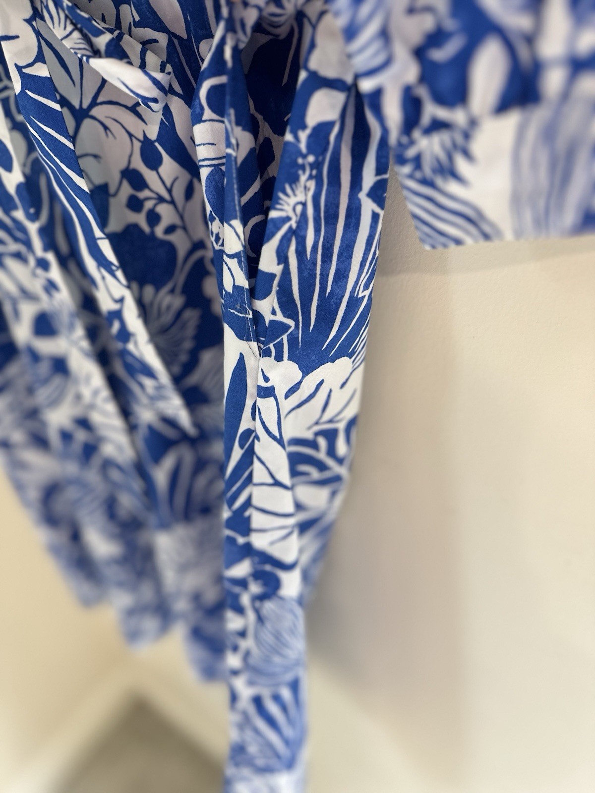 J McLaughlin Blue White Evalyn Garden Walk Printed Floral Dress Sz XS Belted
