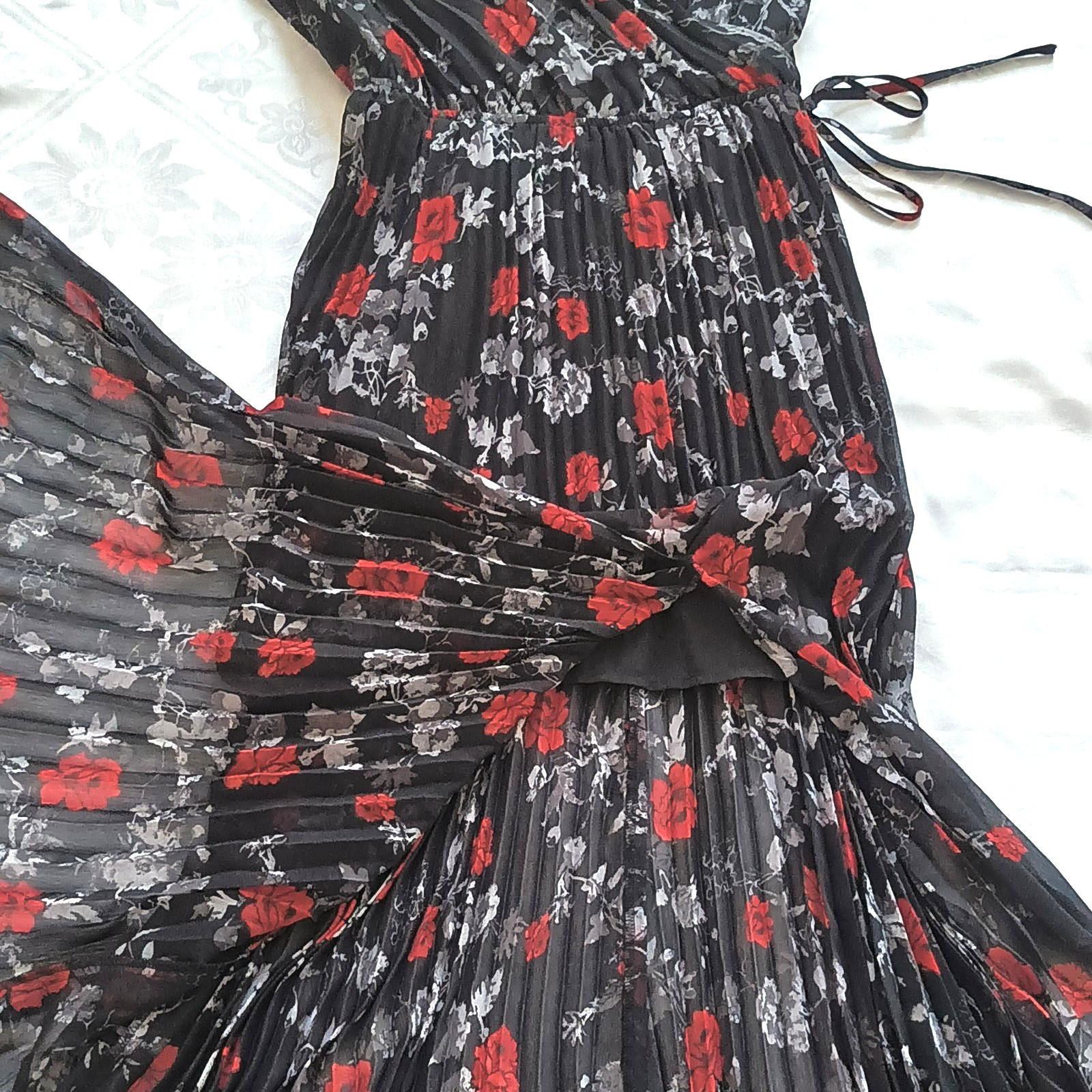 NEW Ali & Jay Pleated Adjustable Straps Maxi Dress Lined M Black Floral Print