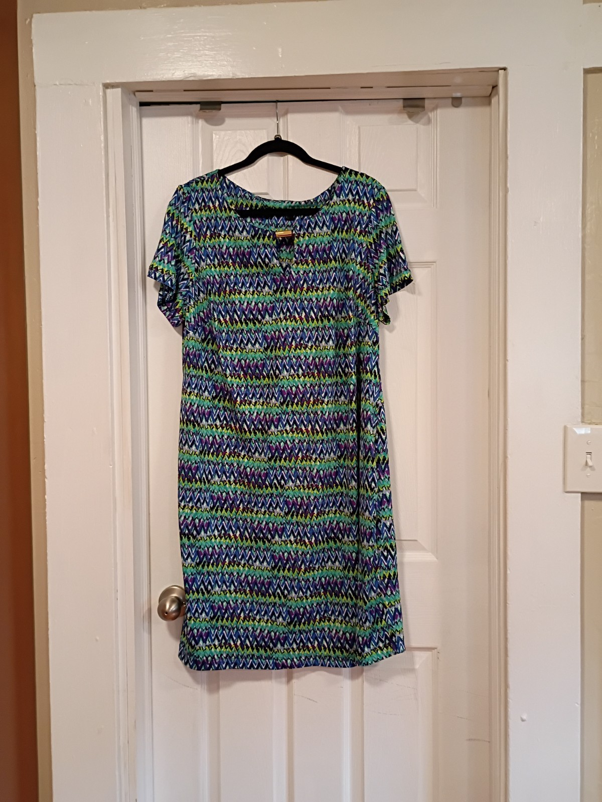 Women’s Dress Size 14 Multi Color purple black blue white green Short Sleeve