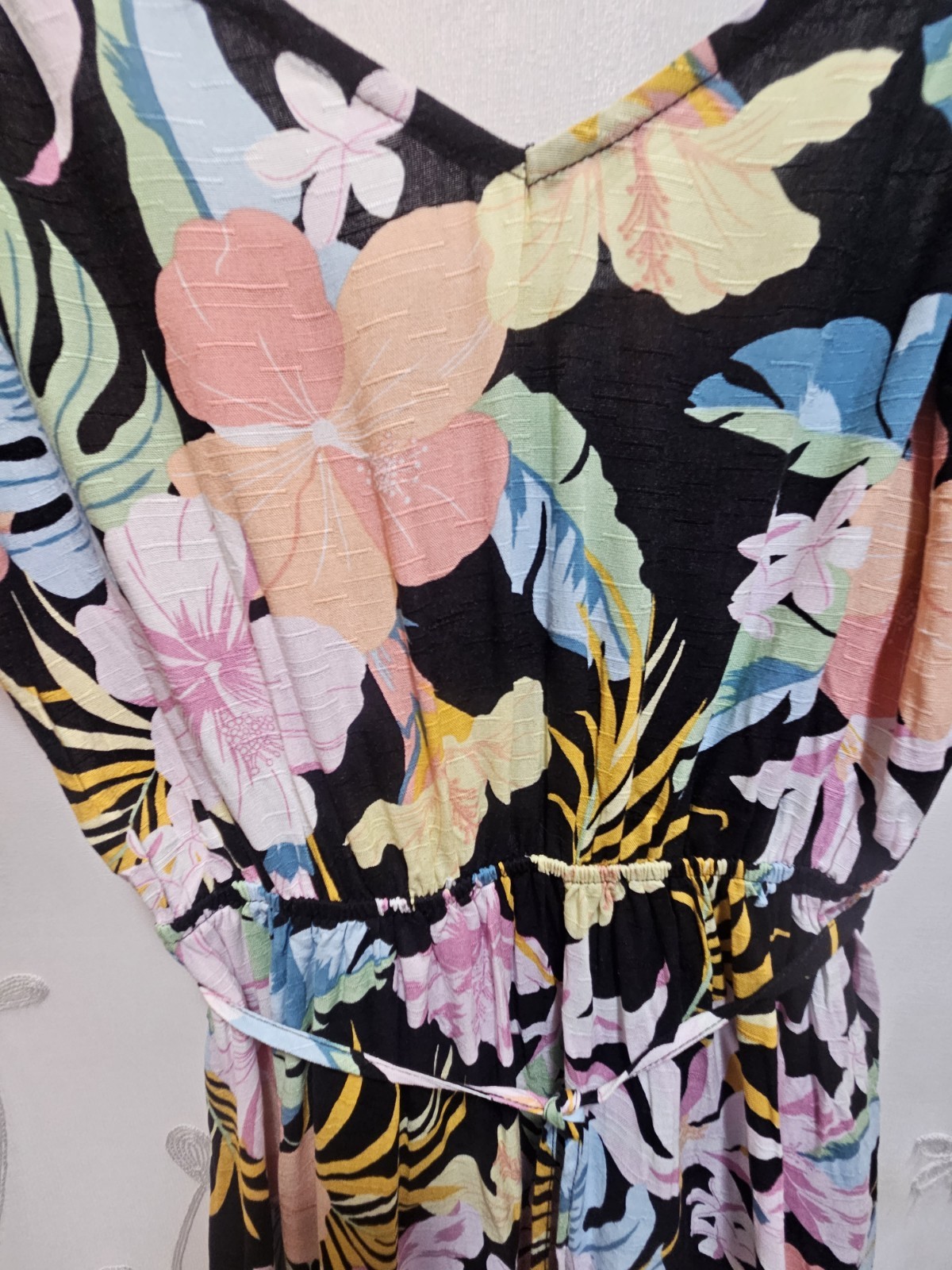 Hurley NWT Womens Small Multicolor Minidress Floral Tropical ResortWear Flirty