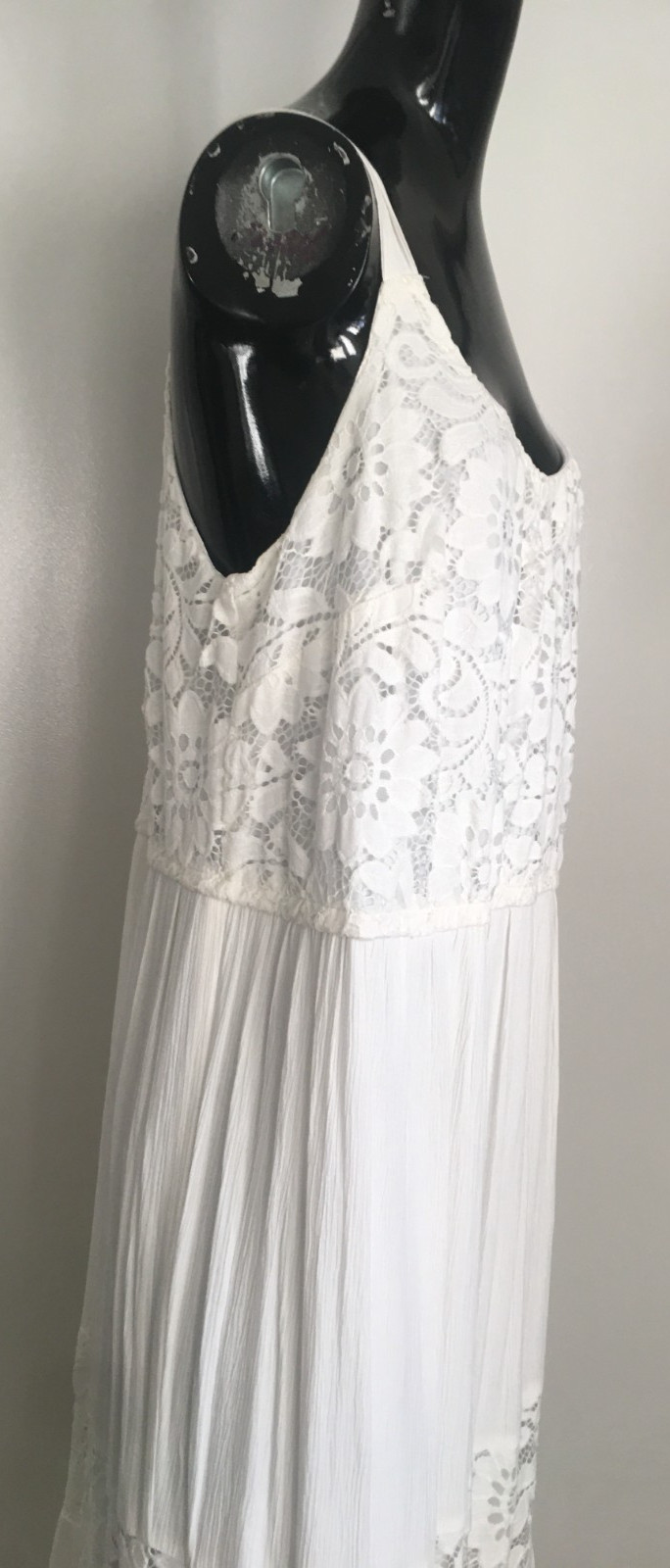 NWT LANE BRYANT Size 18/22 White Lace Cotton Rayon Nylon Blend Lined Dress