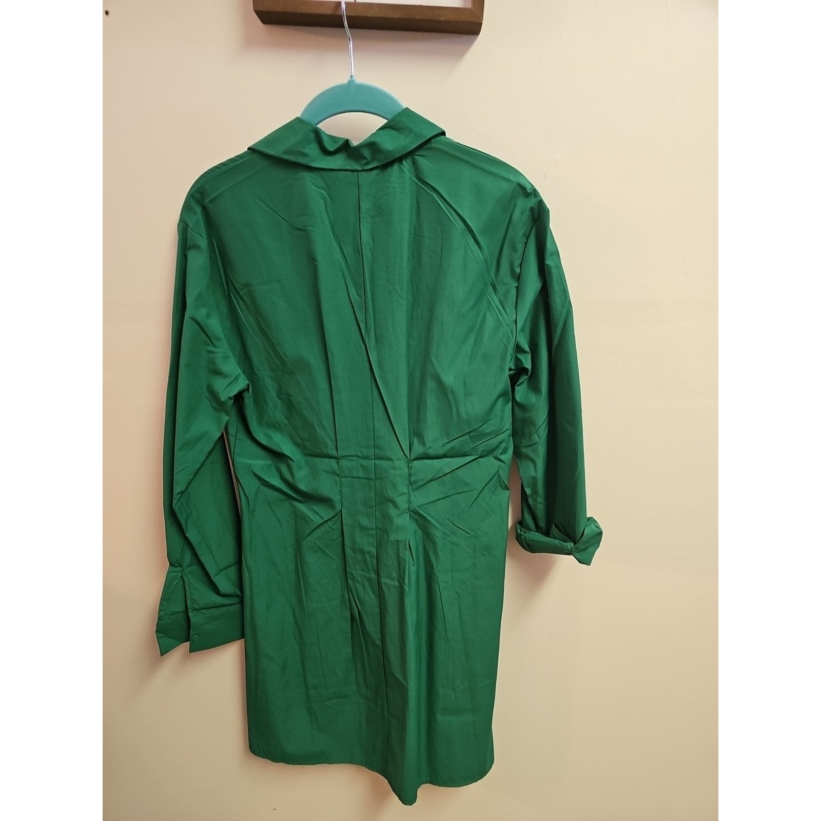 Heart & Moon Green V Neck Button Down Tied Waist Dress With Cuff Sleeves Size M