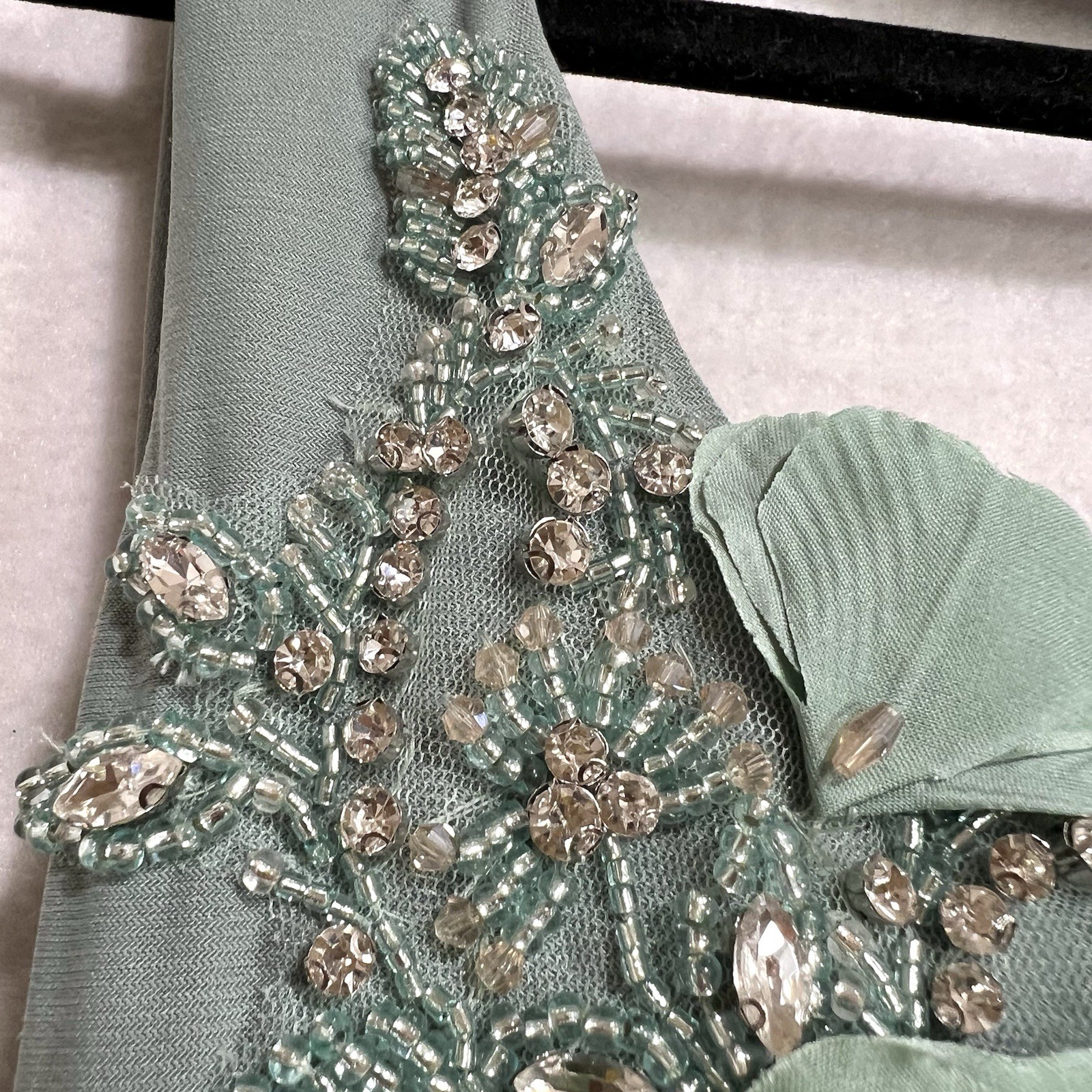 MAC DUGGAL 11910 Green Sleeveless Jersey Gown Size 4 Cowl Neck Beading NWT