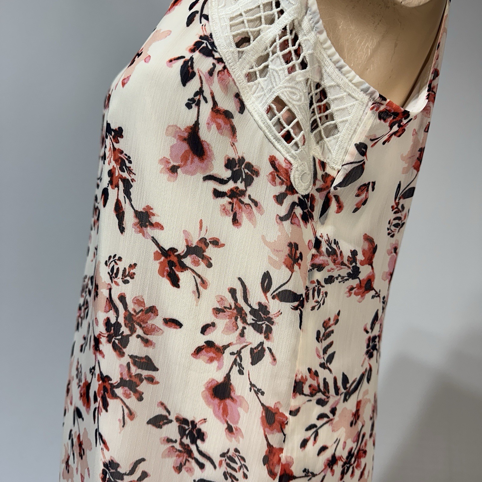 Daniel Rainn Stitch Fix Abella Crochet Detail Dress Size M Shift Floral NWT