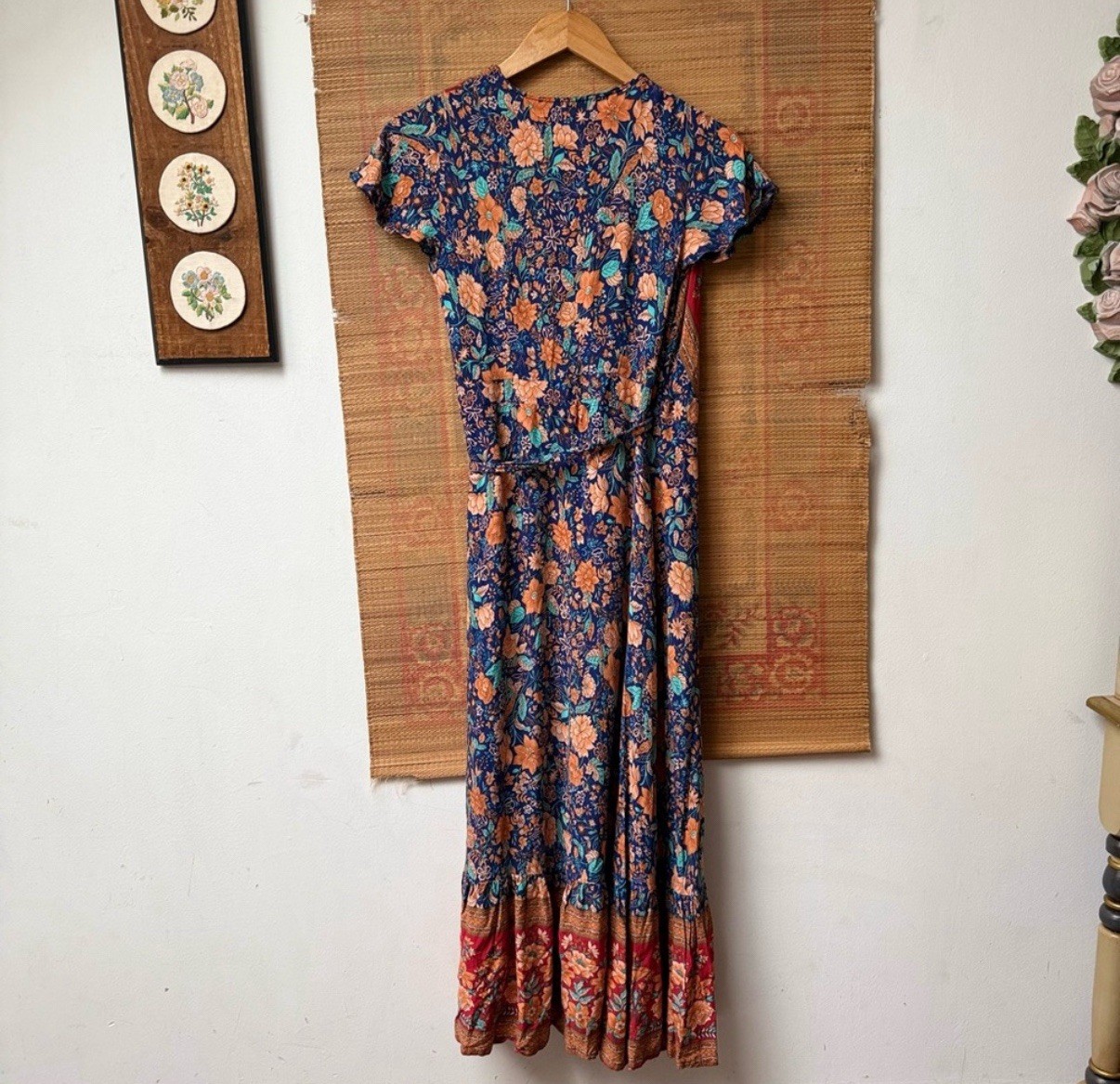 Saints + Secrets Boho Floral V Neck Wrap Midi Dress Medium