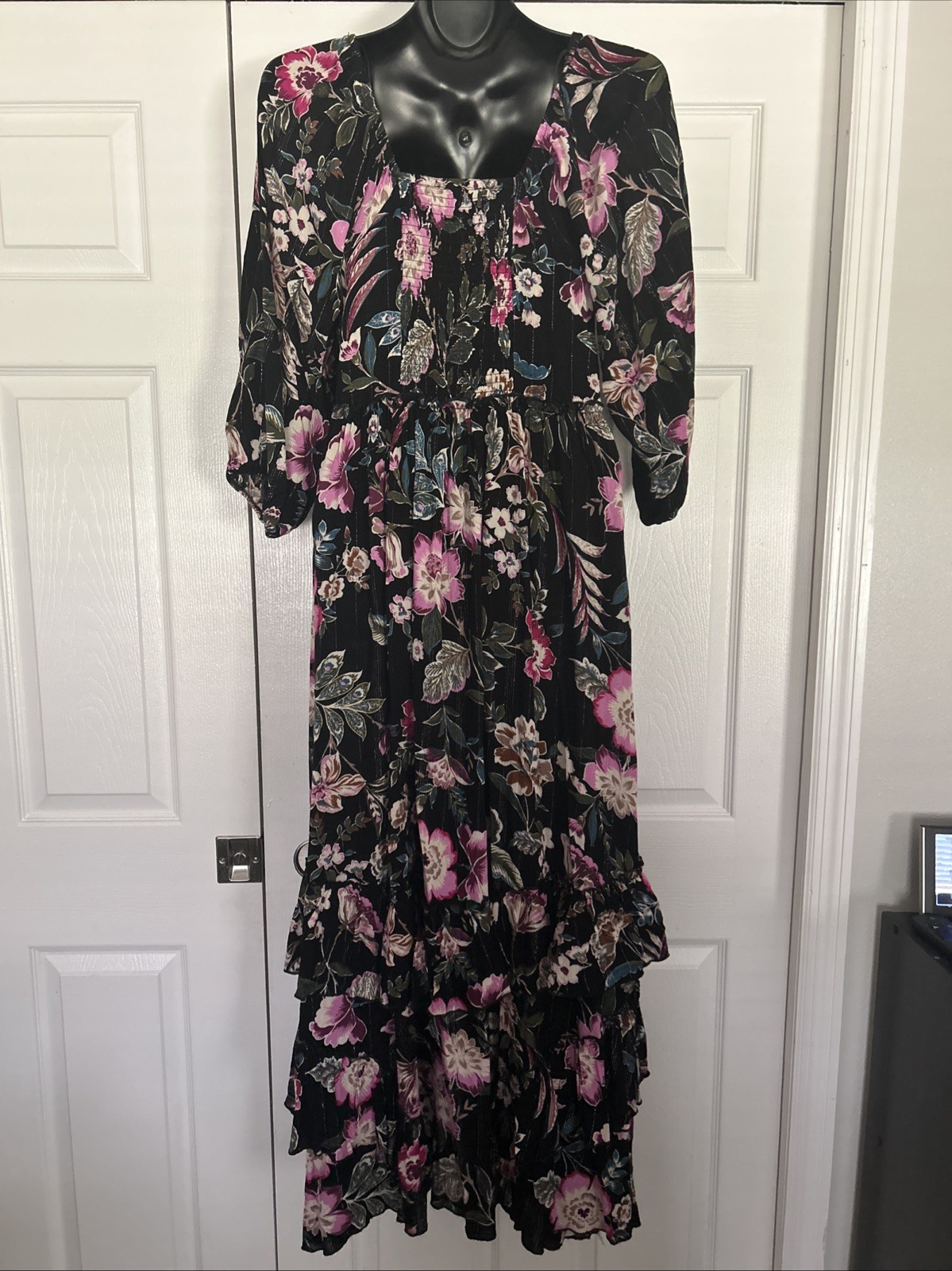 Jessica Simpson Dress Size M Long Maxi Black with Silver Sparkly Thread EUC