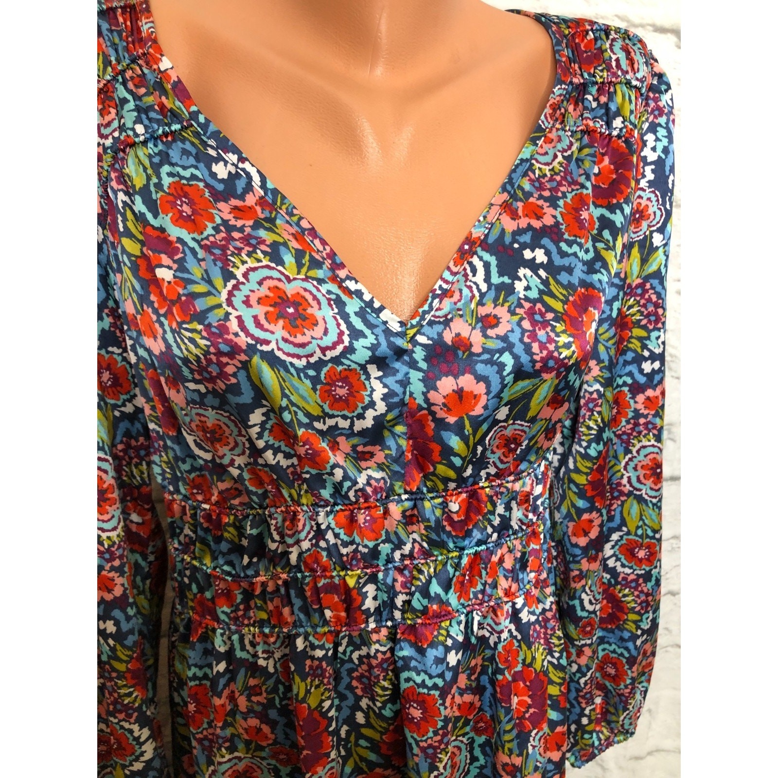 Jessica Simpson V-Neck Long Sleeve Multi Color Floral Maxi Dress NWOT Size 10/12