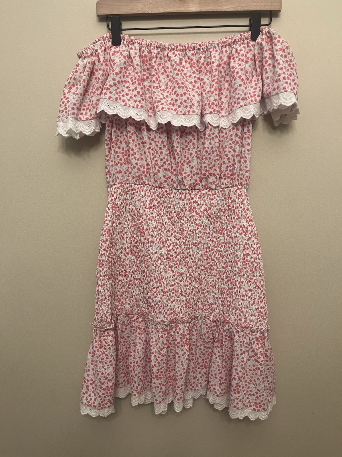 NWT Stellah Off the Shoulder Smocked Floral Dress Womens Size Medium Cottagecore