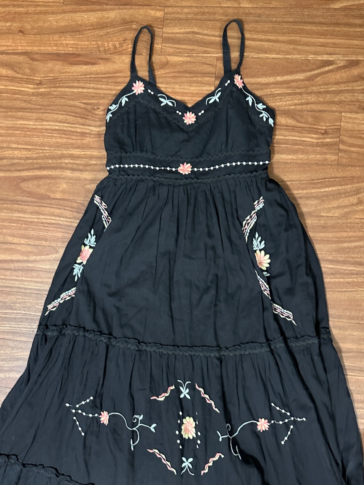 Stella Maxi Dress Tiered floral embroidery Black size S *Lining Torn