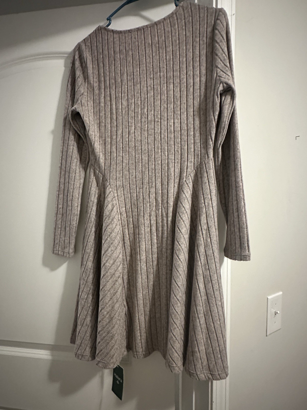 Halará Gray Ribbed Knit V-Neck Long Sleeve Fit & Flare Short Dress S