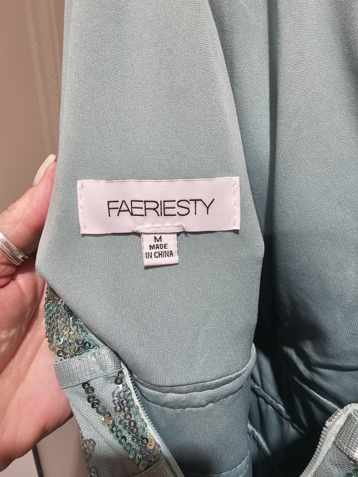 Faeriesty Sea Foam Green Sequin Floral Lace V-Neck Sleeveless Long formal Med