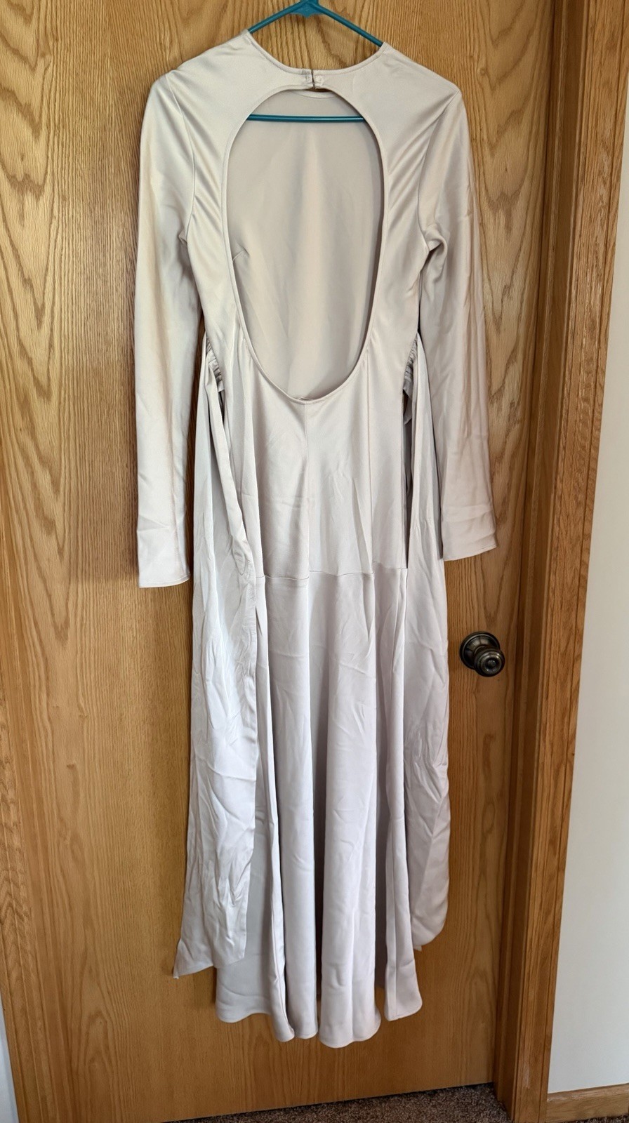 H&M Open Back Long Sleeve Satin Dress In Light Beige Size Small. NWT (runs Small