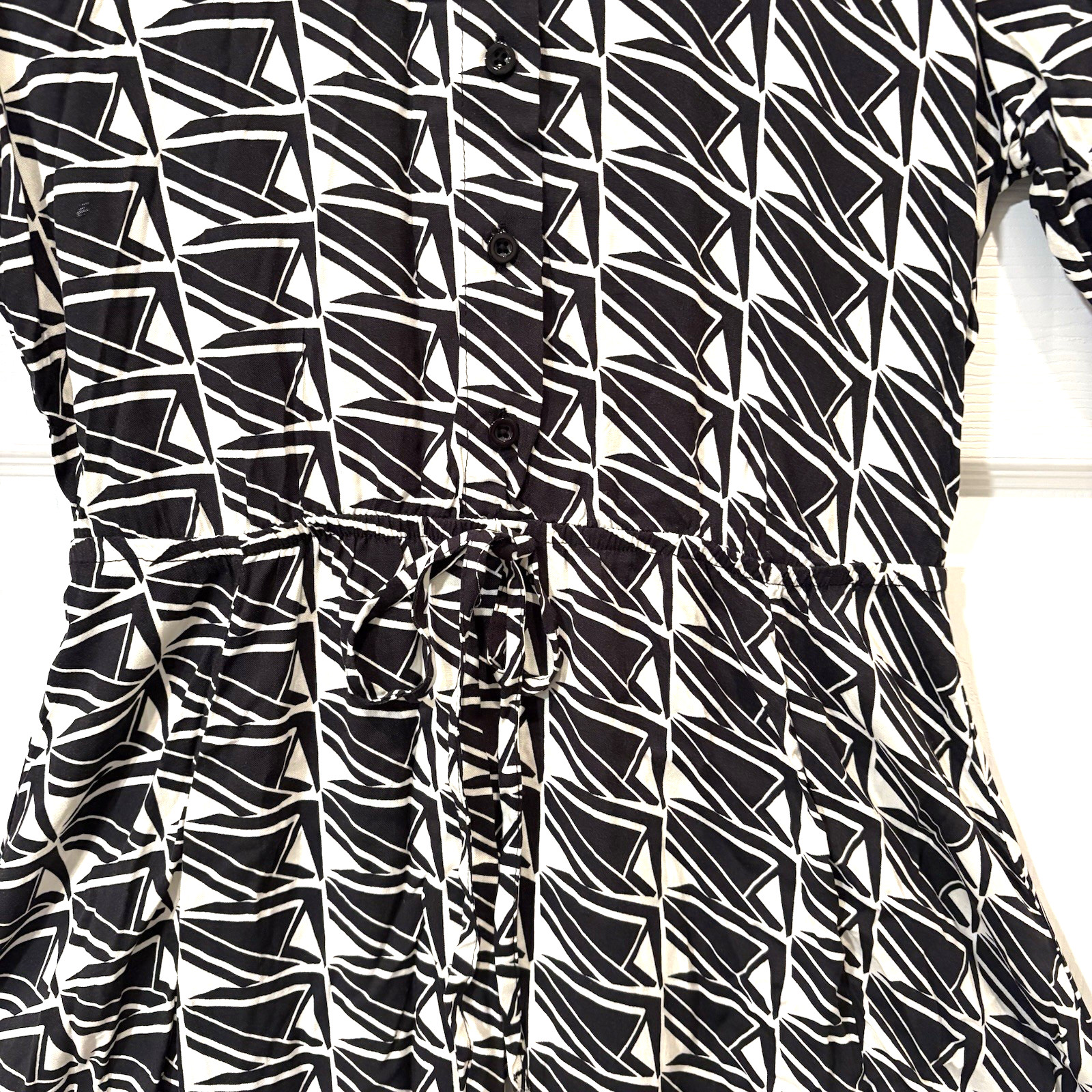 Millenium Black White Geometric Button Front Dress Size M Asymmetrical Hem EUC!!