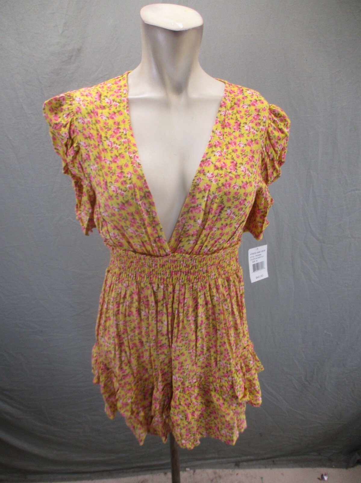 NWT Fred Meyer Size M Womens Yellow Floral Plunge Short Ruched Ruffle Dress 135