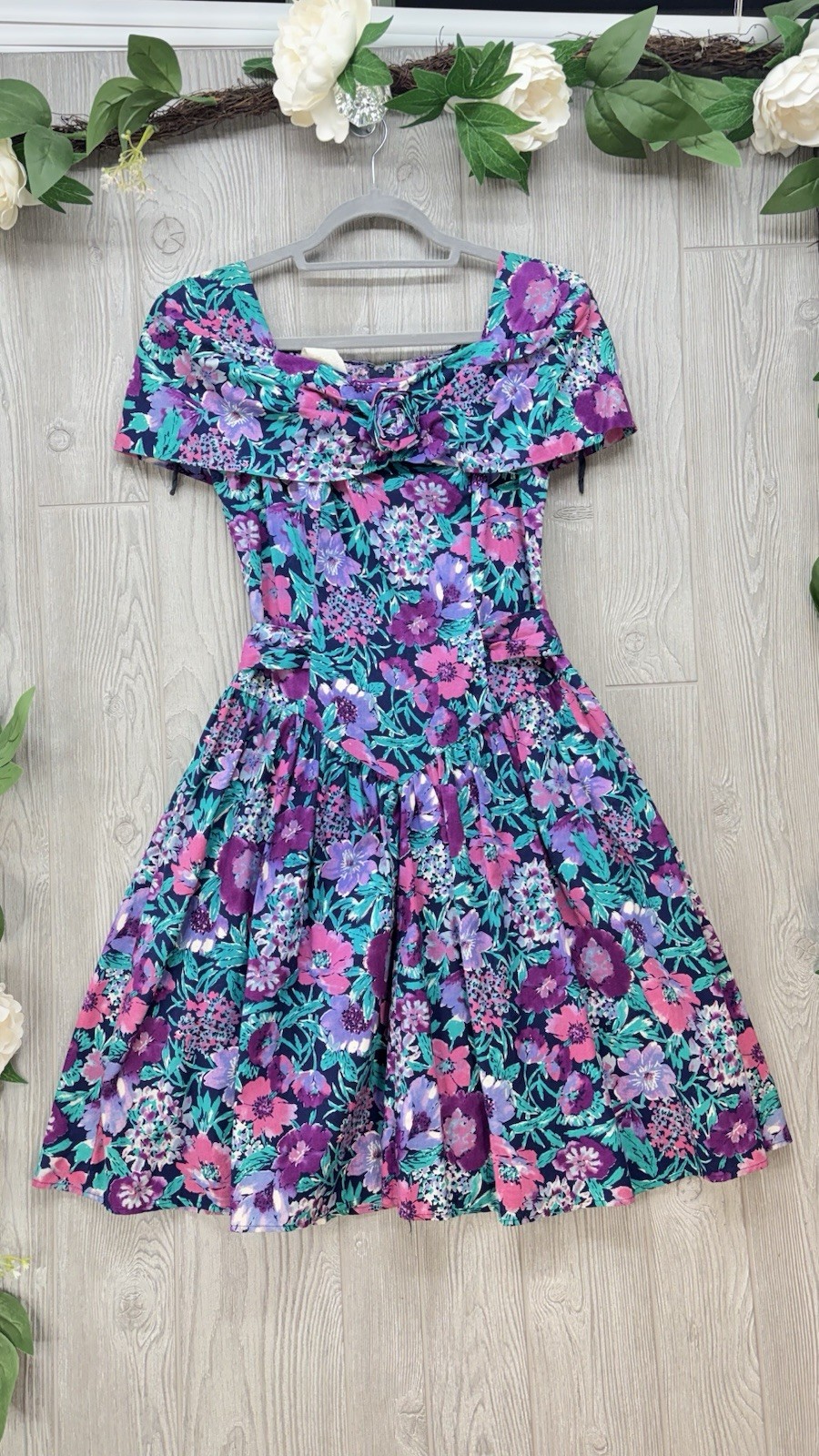 1980 Bright Floral Print Dress Size 7 Full Flared Skirt Midi Bold Purple Vintage