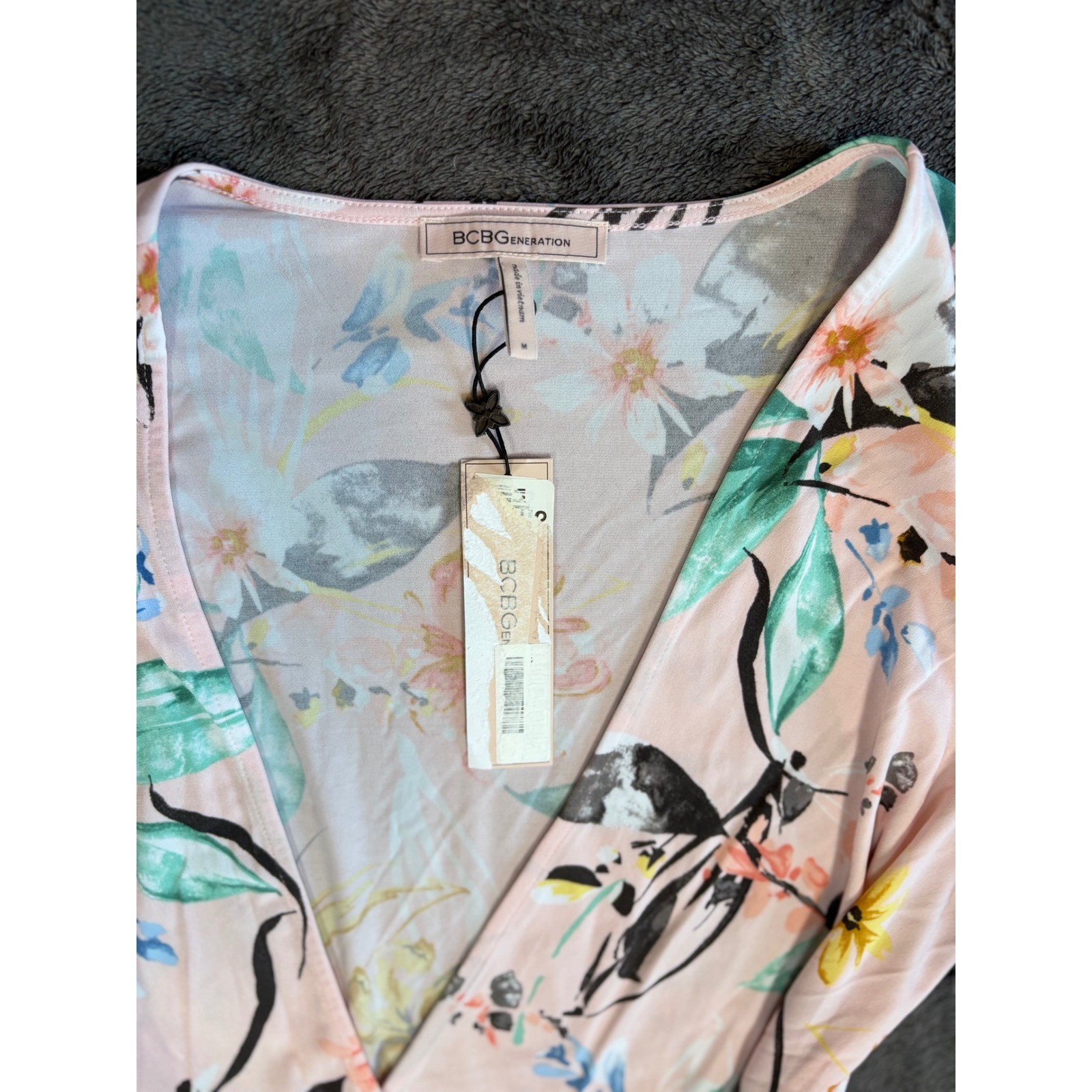 BCBGeneration Pink Floral Wrap Mini Dress Short Flutter Sleeve V-Neck NWT Medium