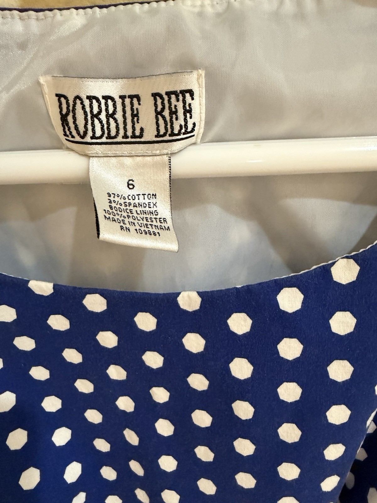 Robbie Bee Womens 6 Fit & Flare Polka Dot Scoop Neck Lined Zip Dress Knee