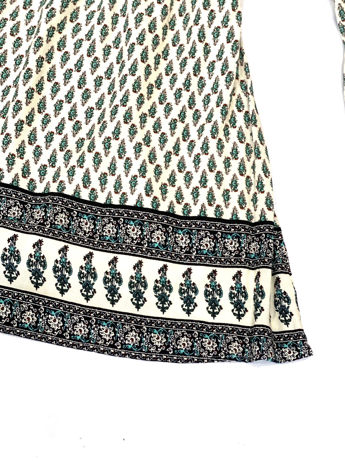 American Rag Sz L Boho Dress Paisley bell sleeves Ivory, Green, And Red Colors