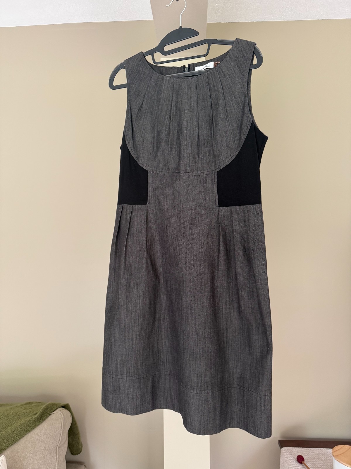 Calvin Klein A-line Sleeveless Gray/Black Zip Back Dress Size 10P