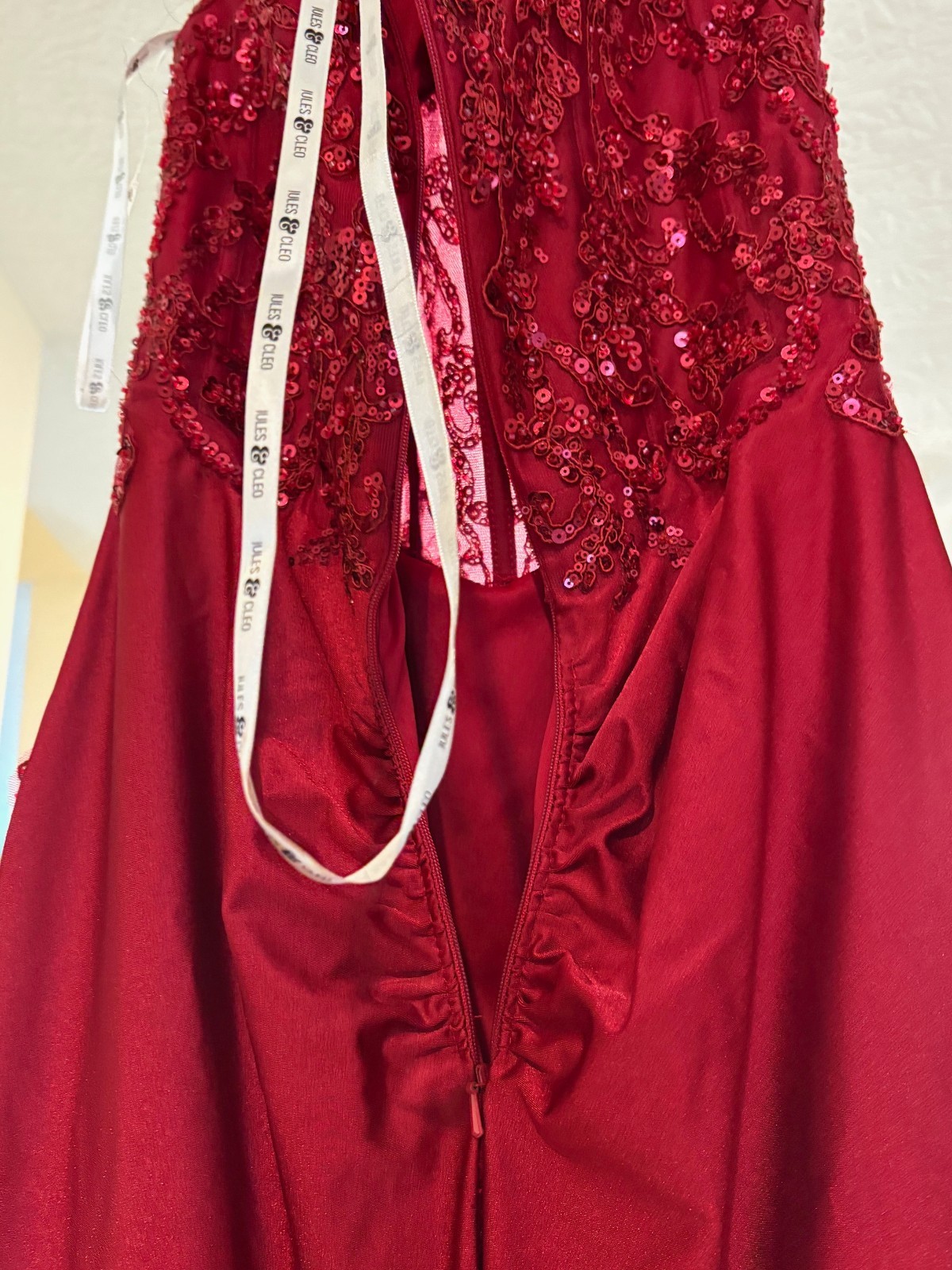 Jules & Cleo Sequin Satin Off-Shoulder Sheath Dress Size 6, STYLE # WBM3913, RED