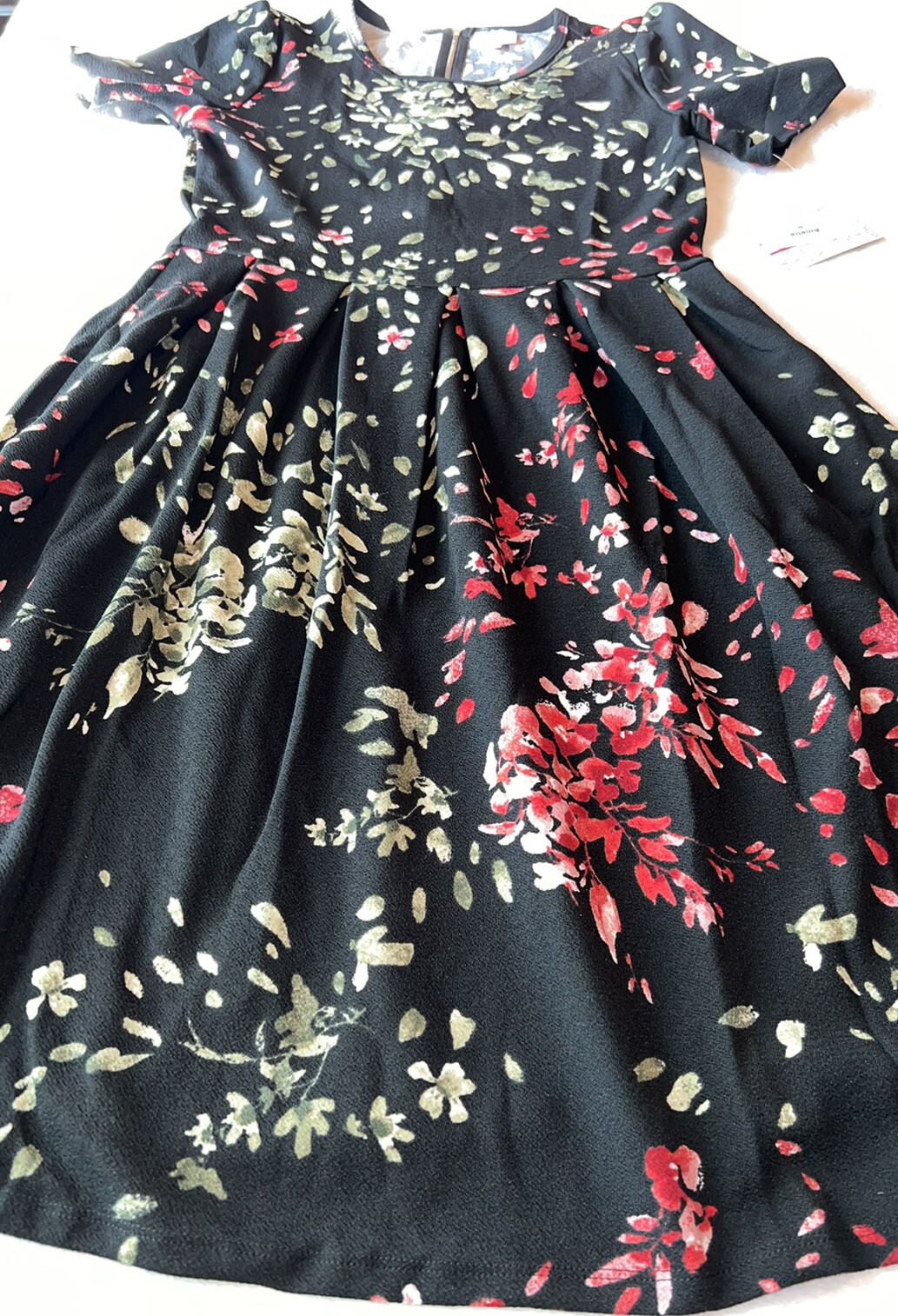 NEW LuLaRoe Black Red Green Ombré Cherry Blossoms 🌸 Small 6/8 4/6 Unicorn NWT