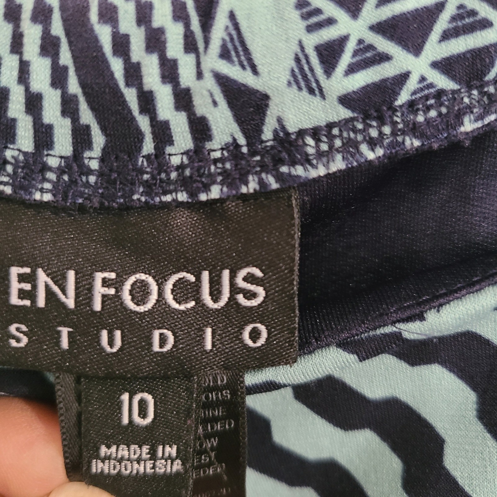 En Focus Studio Womens 10 Geometric Maxi Dress Navy Mint Green Tribal Sleeveless