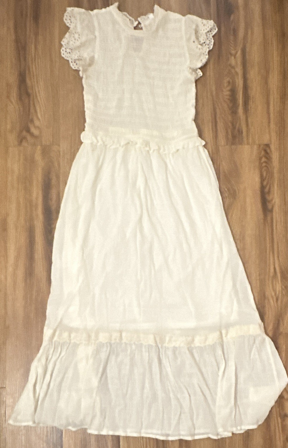 Lynn Classen Women’s White Solid Lace Smocked Cap Sleeve Midi Dress, Size M
