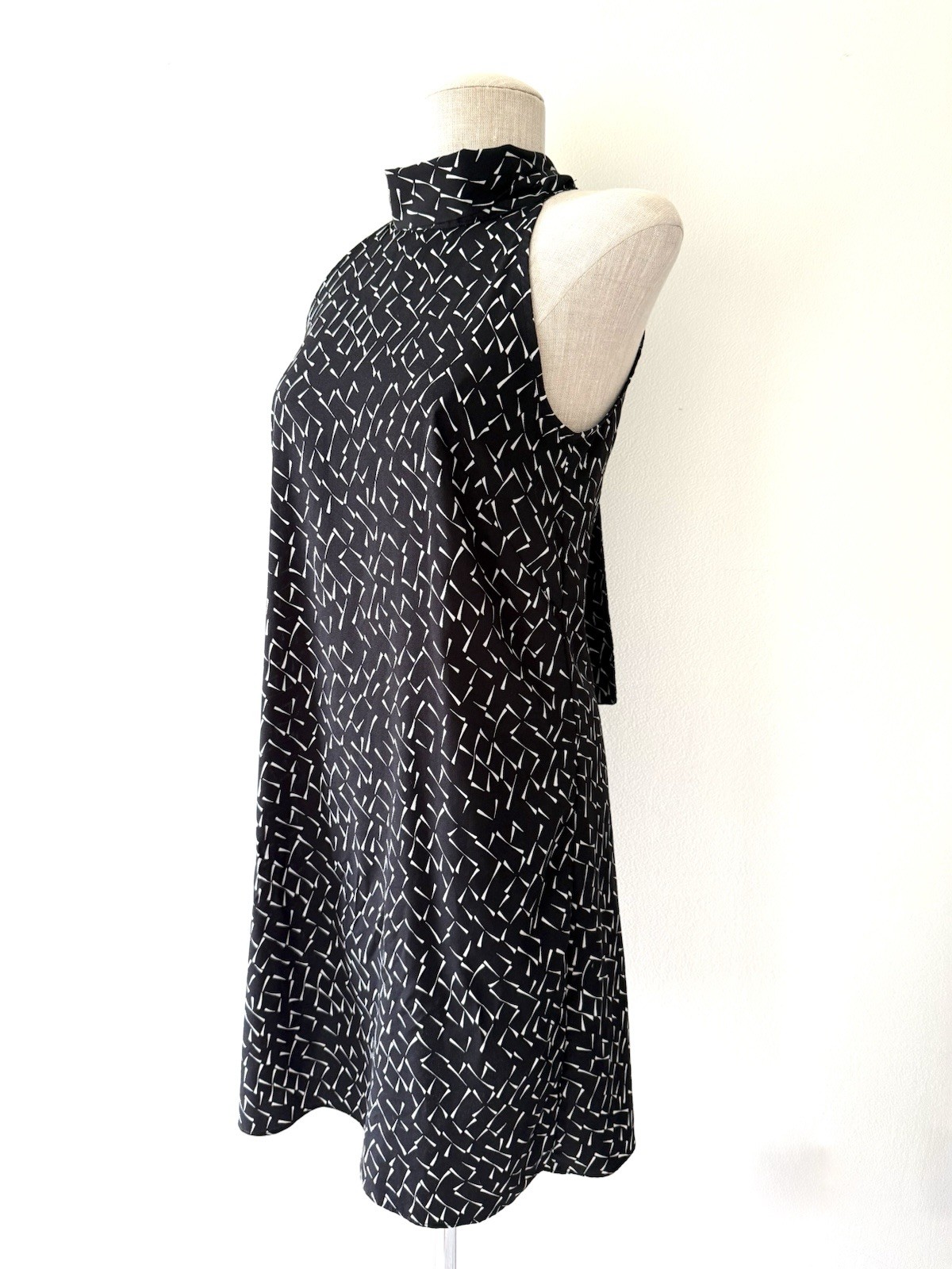 Banana Republic Black/White Geometric High Neck Sleeveless Shift Dress 4