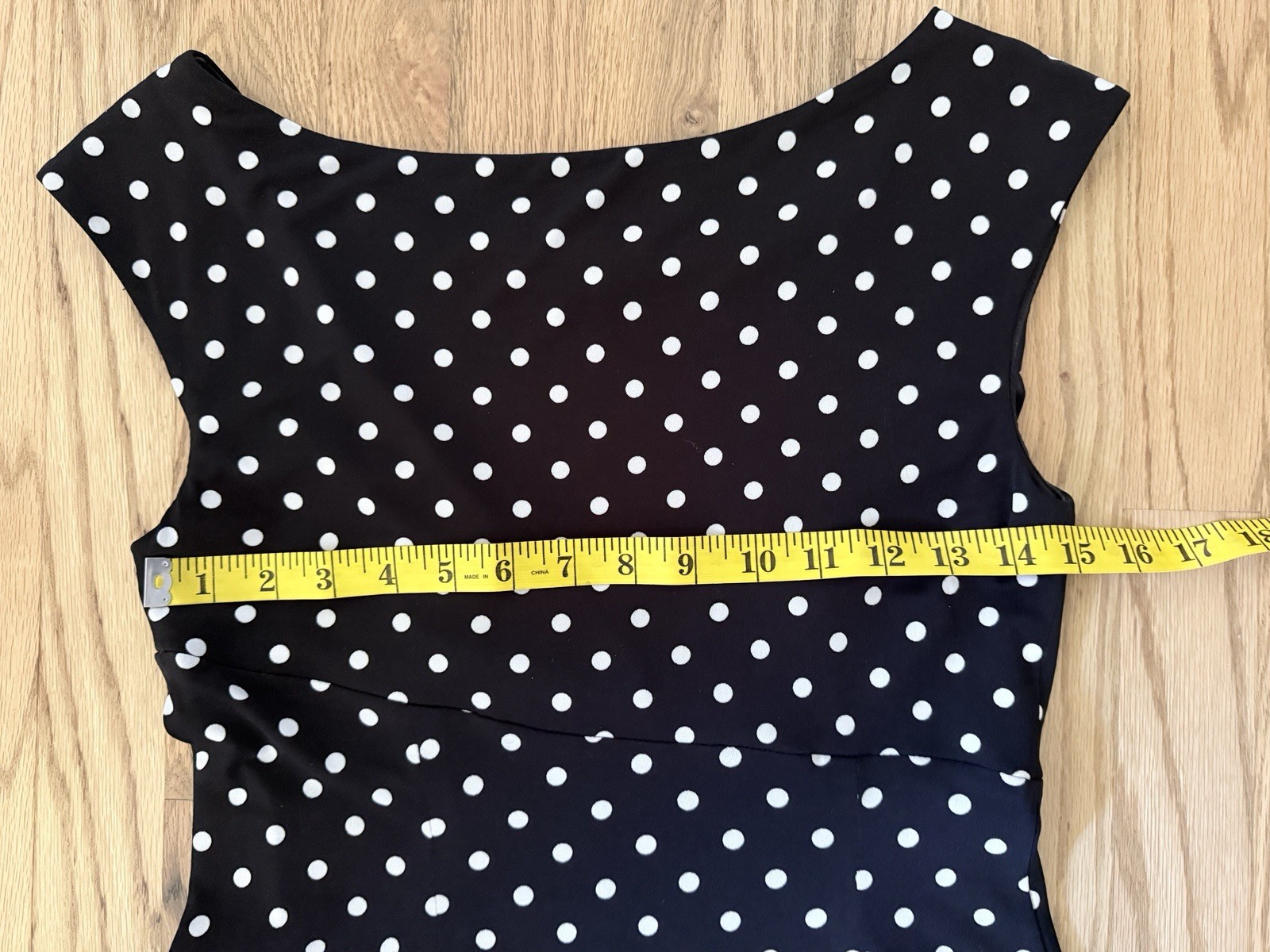 CONNECTED Black White Polka Side Ruched Wrap Boat Neck Knee Length Sheath – 6