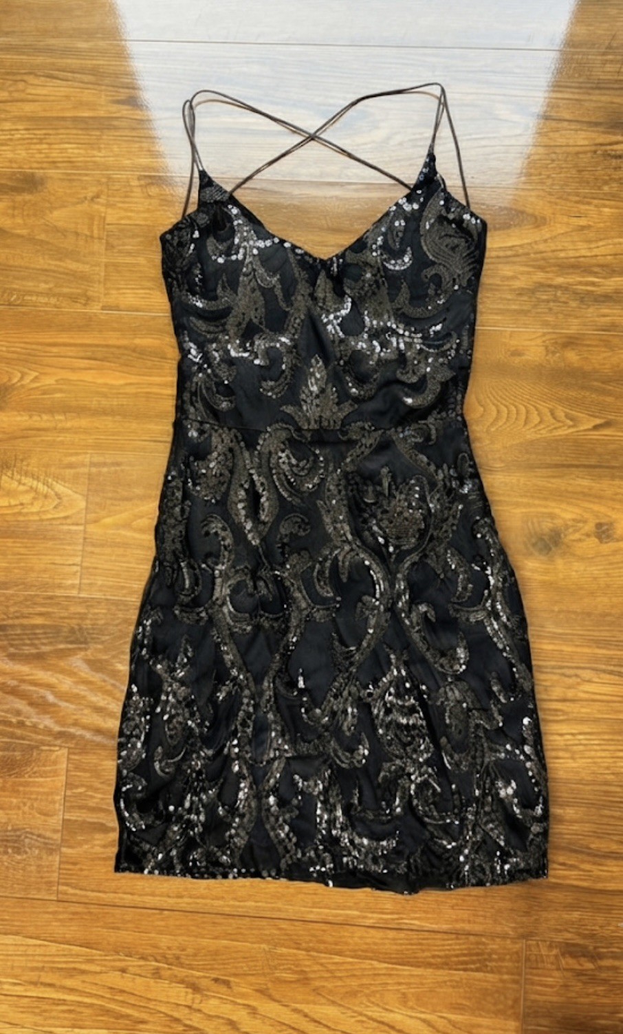 Windsor Women Black Solid Sequin V-Neck Strappy Backless Bodycon Mini Dress M