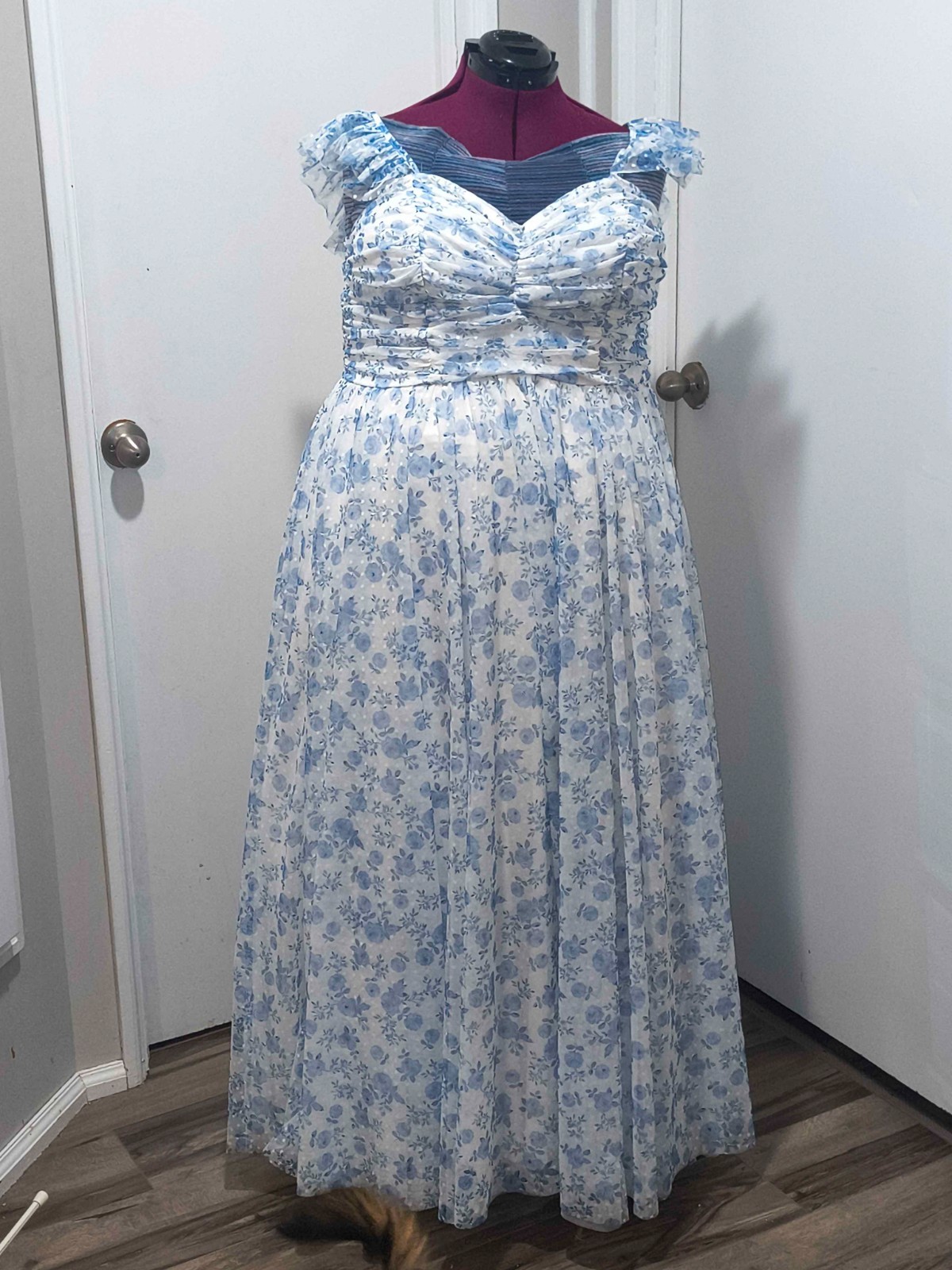 City Studio Womans Dress Size 22W White with Blue floral pattern